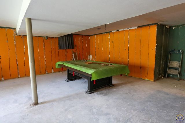 944 Oxford Dr, Emporia, KS 66801