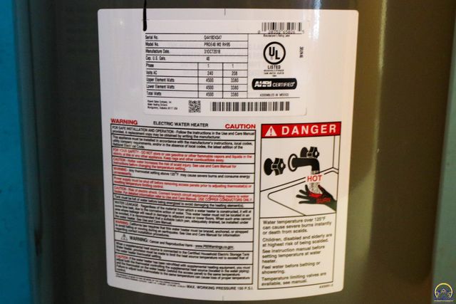 944 Oxford Dr, Emporia, KS 66801