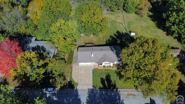 944 Oxford Dr, Emporia, KS 66801