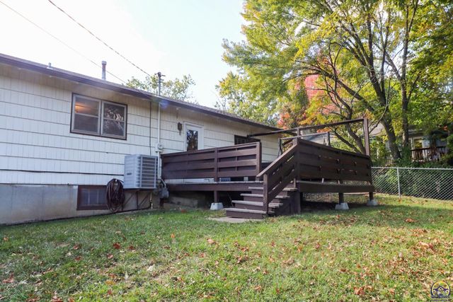 944 Oxford Dr, Emporia, KS 66801