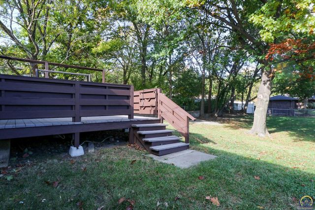 944 Oxford Dr, Emporia, KS 66801