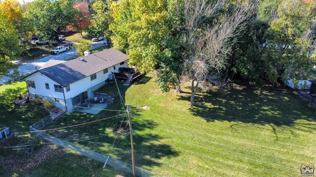 944 Oxford Dr, Emporia, KS 66801