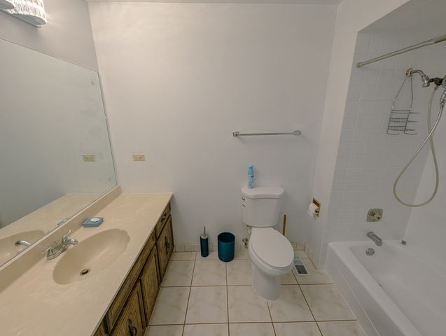 3240 Knollwood Lane, Homewood, IL 60430