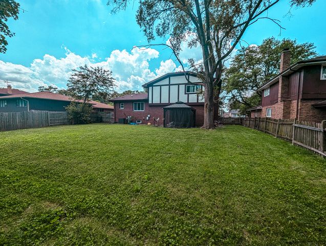 3240 Knollwood Lane, Homewood, IL 60430
