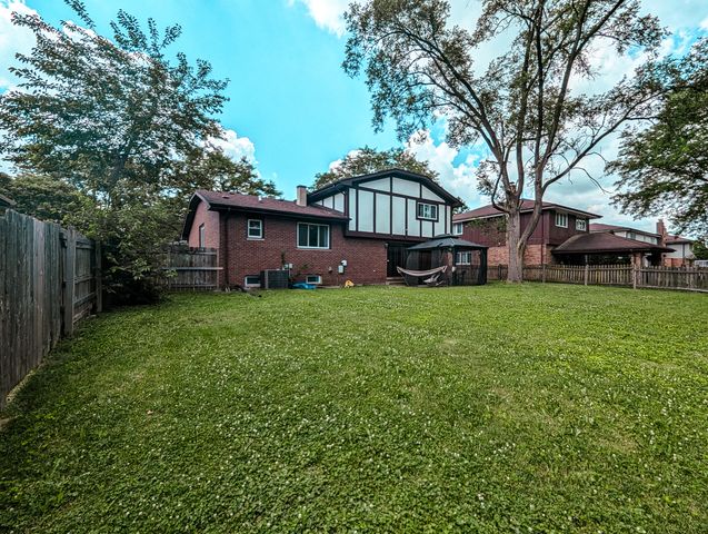3240 Knollwood Lane, Homewood, IL 60430