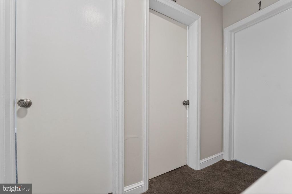 Image 18 of property listing at 4019 BAREVA RD, Baltimore, MD 21215