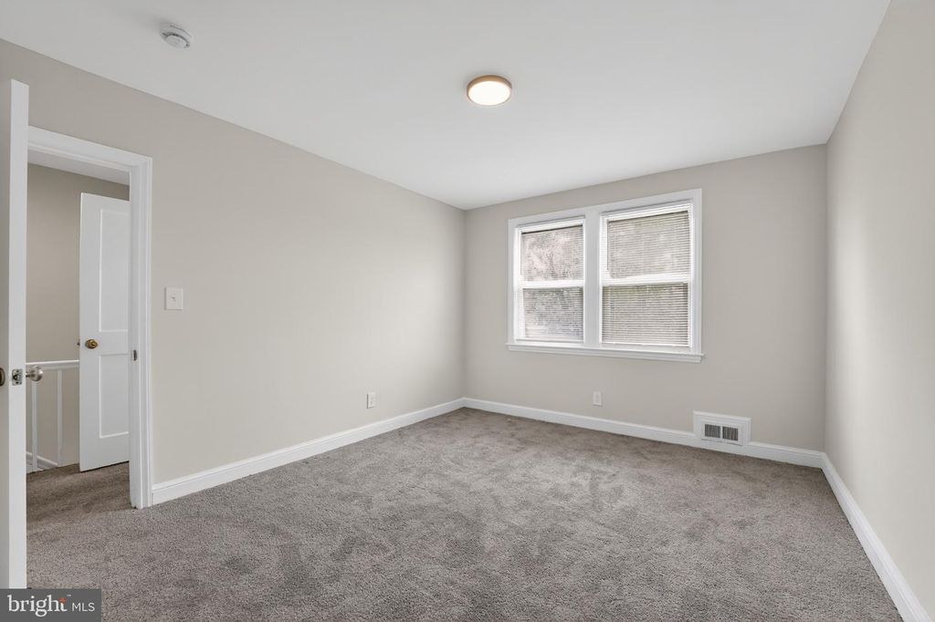 Image 26 of property listing at 4019 BAREVA RD, Baltimore, MD 21215
