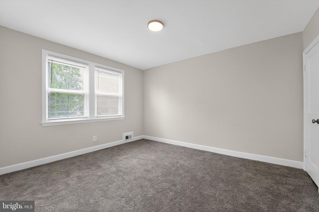 Image 31 of property listing at 4019 BAREVA RD, Baltimore, MD 21215