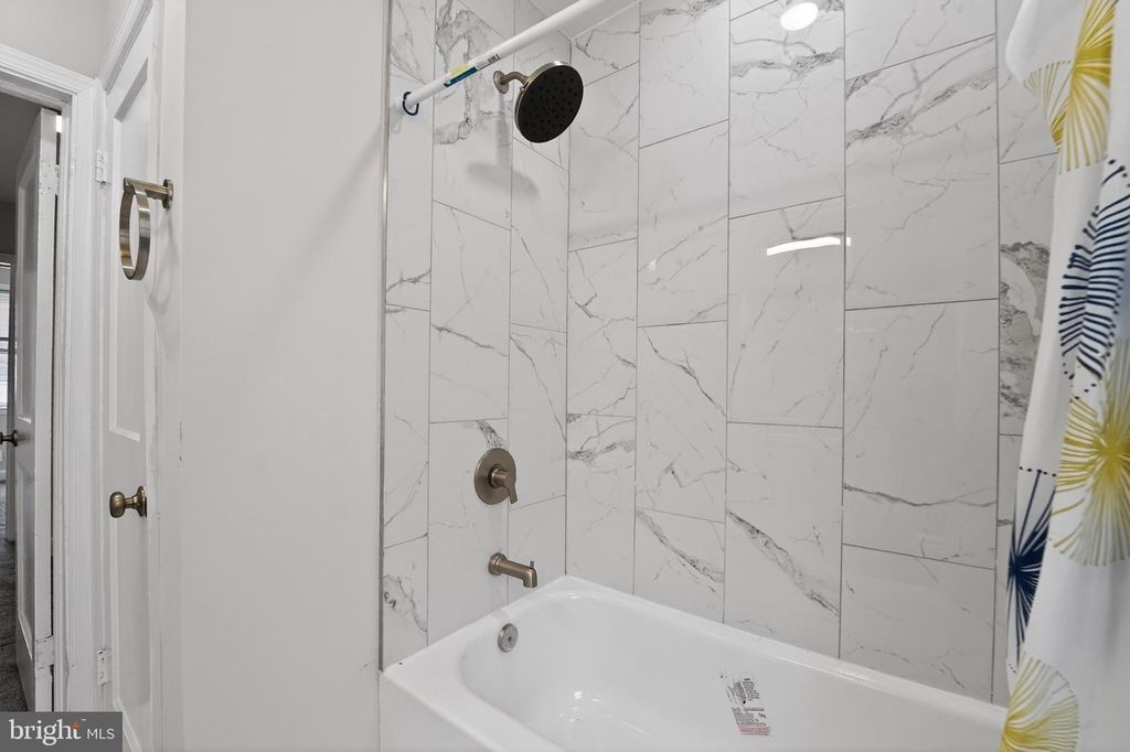 Image 32 of property listing at 4019 BAREVA RD, Baltimore, MD 21215