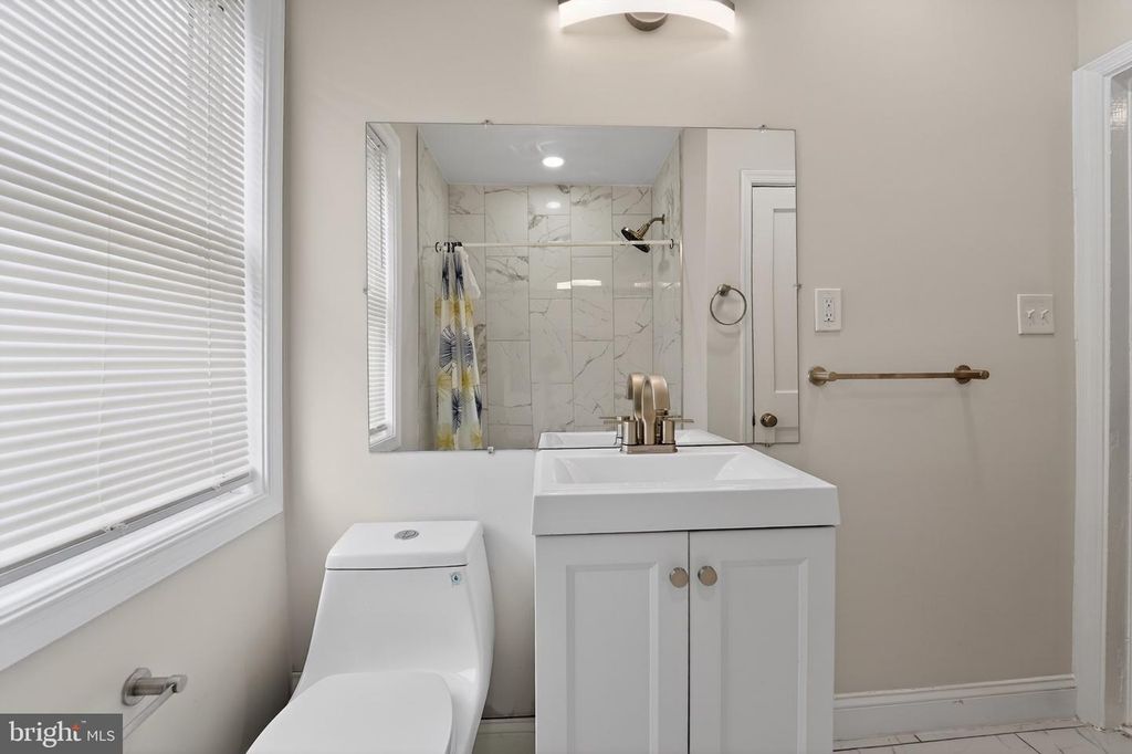 Image 33 of property listing at 4019 BAREVA RD, Baltimore, MD 21215