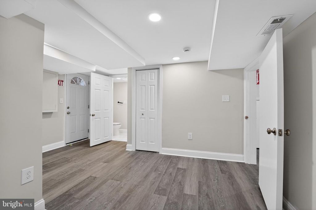 Image 43 of property listing at 4019 BAREVA RD, Baltimore, MD 21215