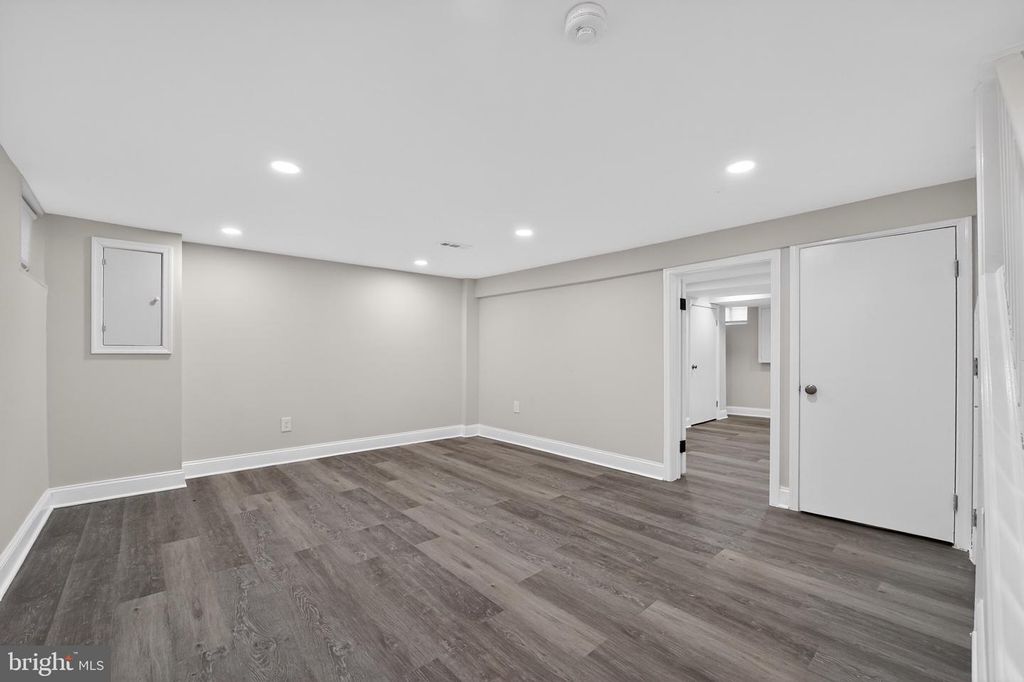Image 44 of property listing at 4019 BAREVA RD, Baltimore, MD 21215