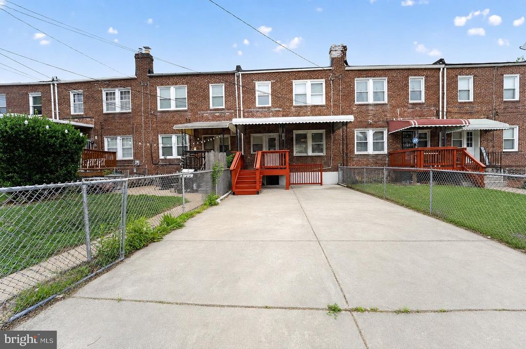 Image 45 of property listing at 4019 BAREVA RD, Baltimore, MD 21215