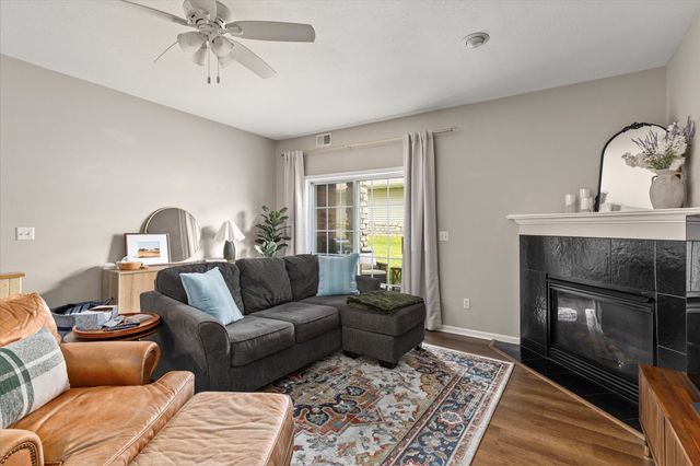 6255 Beechtree Drive 3108, West Des Moines, IA 50266