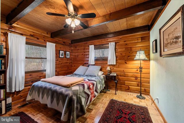 249 CRESTVIEW LN, Berkeley Springs, WV 25411