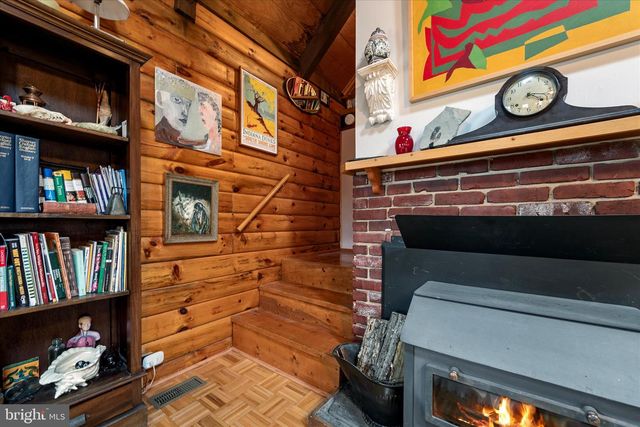 249 CRESTVIEW LN, Berkeley Springs, WV 25411