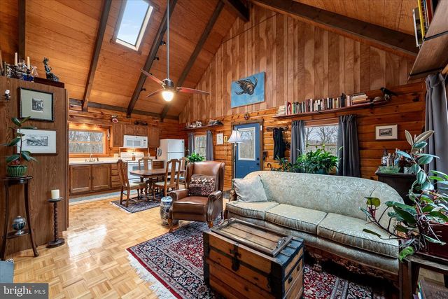 249 CRESTVIEW LN, Berkeley Springs, WV 25411