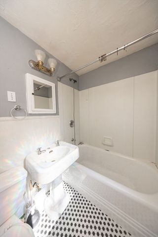 35 Tirrell St 3, Worcester, MA 01603