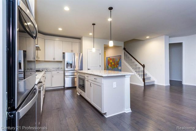 1218 Lark Street, Lake Orion, MI 48360