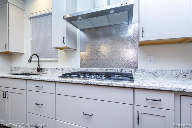 1218 Lark Street, Lake Orion, MI 48360