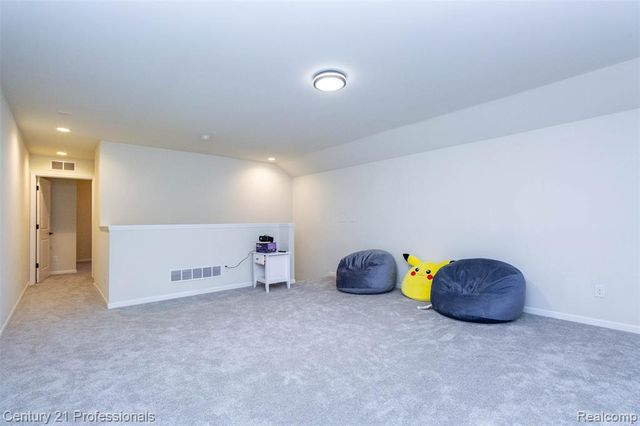 1218 Lark Street, Lake Orion, MI 48360