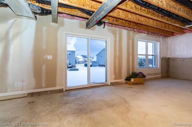 1218 Lark Street, Lake Orion, MI 48360