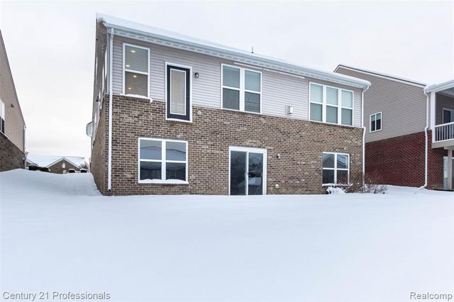 1218 Lark Street, Lake Orion, MI 48360