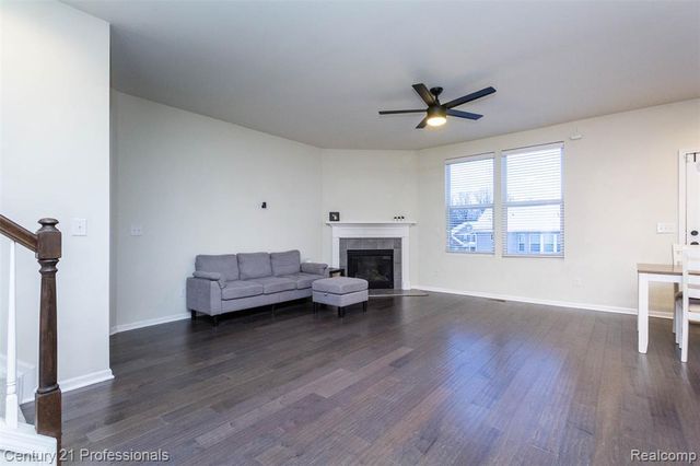 1218 Lark Street, Lake Orion, MI 48360