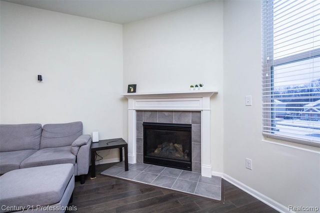 1218 Lark Street, Lake Orion, MI 48360