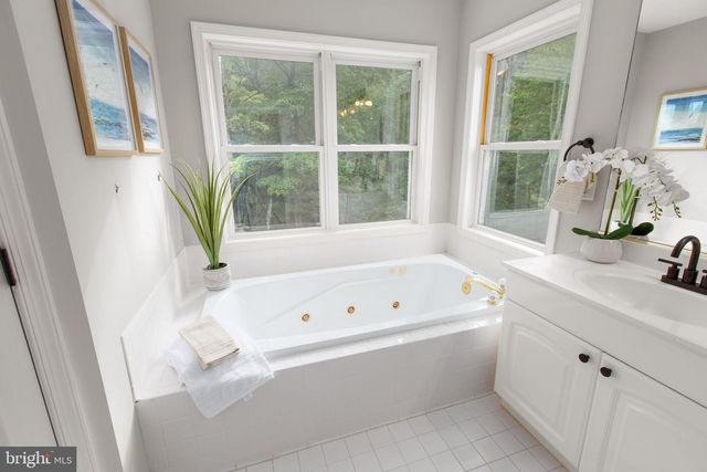 60 SHADY COVE LN, Stafford, VA 22554
