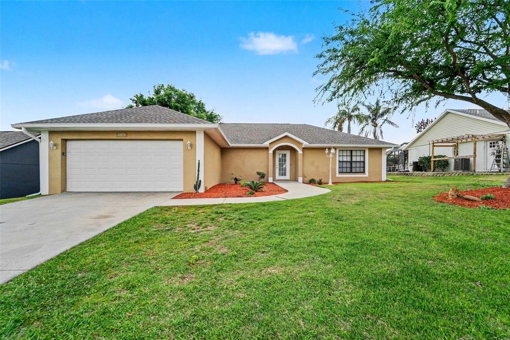 Image 2 of property listing at 38820 BERTA DRIVE, Zephyrhills, FL 33540