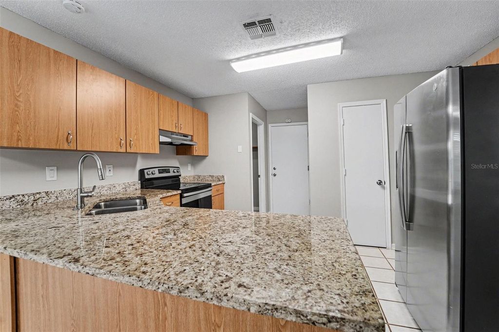 Image 6 of property listing at 38820 BERTA DRIVE, Zephyrhills, FL 33540