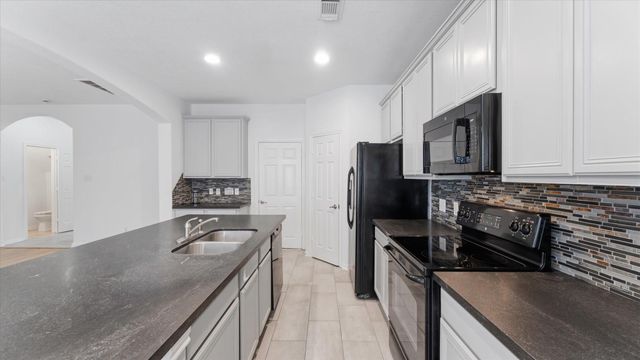 15 Benedict Canyon Loop, The Woodlands, TX 77382