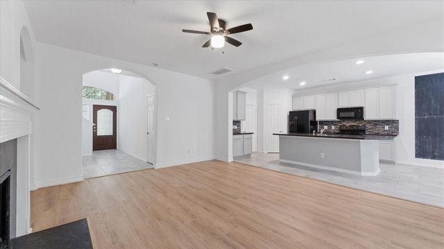 15 Benedict Canyon Loop, The Woodlands, TX 77382