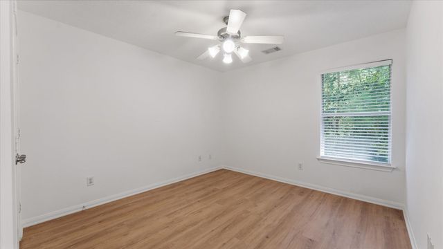 15 Benedict Canyon Loop, The Woodlands, TX 77382