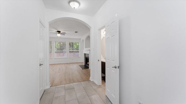 15 Benedict Canyon Loop, The Woodlands, TX 77382