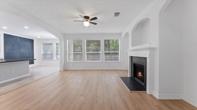 15 Benedict Canyon Loop, The Woodlands, TX 77382