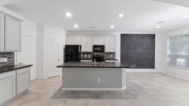 15 Benedict Canyon Loop, The Woodlands, TX 77382