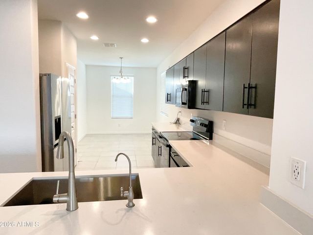 7954 W Medlock Drive, Glendale, AZ 85303