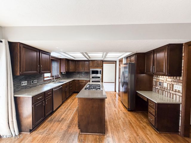 454 Rutledge Court, Perrysburg, OH 43551