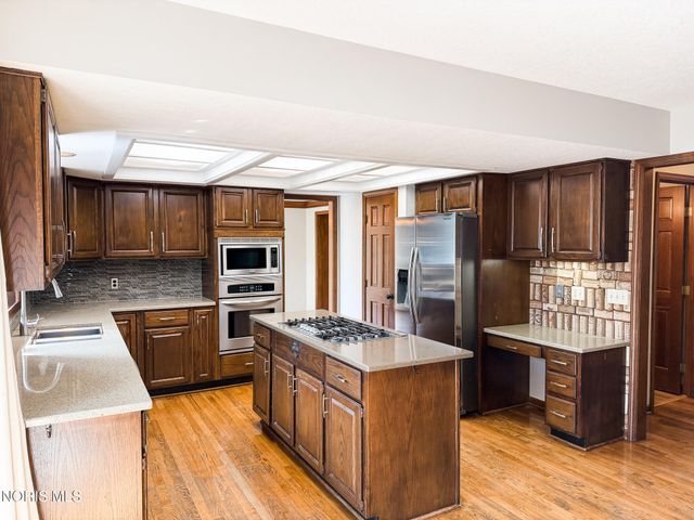 454 Rutledge Court, Perrysburg, OH 43551