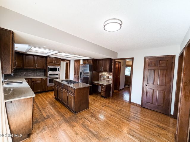 454 Rutledge Court, Perrysburg, OH 43551