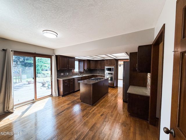 454 Rutledge Court, Perrysburg, OH 43551