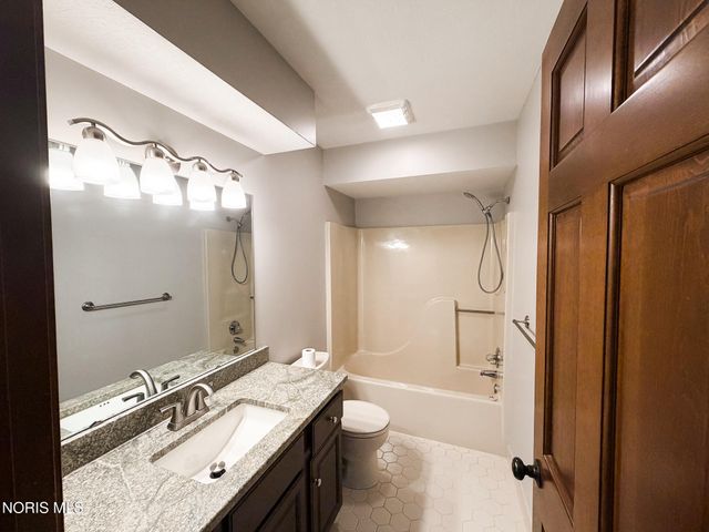 454 Rutledge Court, Perrysburg, OH 43551