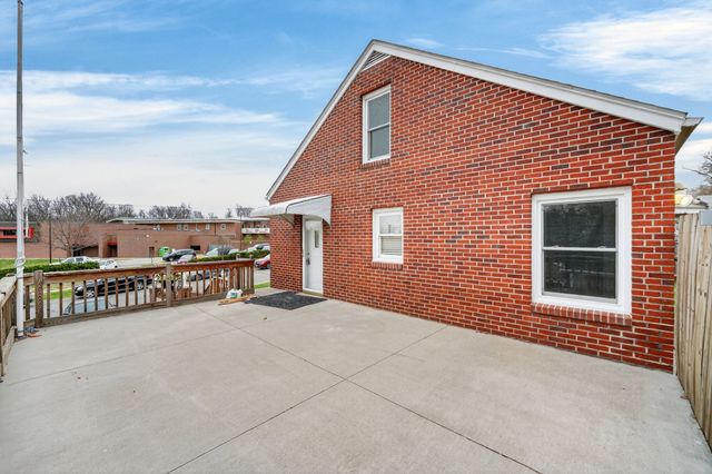 2500 Watrous Avenue, Des Moines, IA 50321