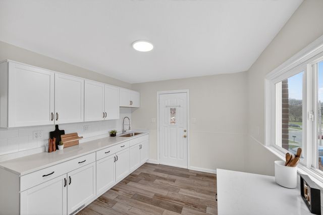 2500 Watrous Avenue, Des Moines, IA 50321