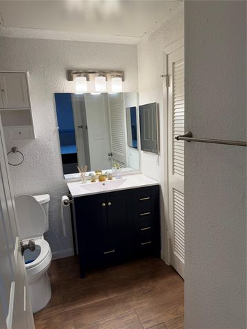 10855 Meadowglen Lane 808, Houston, TX 77042