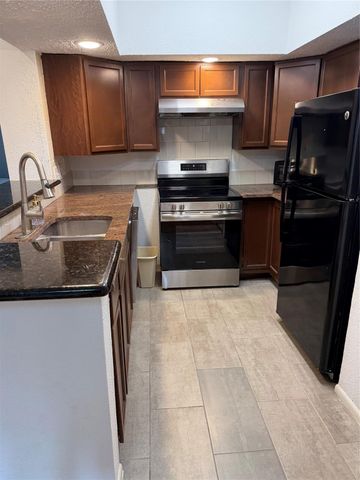 10855 Meadowglen Lane 808, Houston, TX 77042
