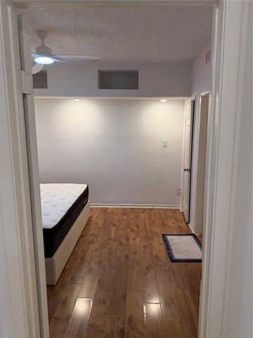 10855 Meadowglen Lane 808, Houston, TX 77042