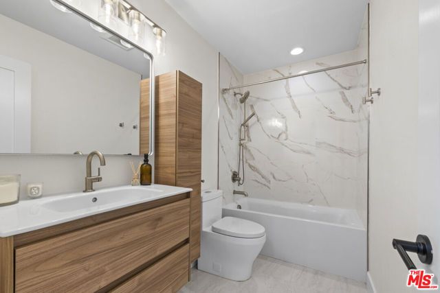 10720 Ohio Avenue 21, Los Angeles, CA 90024